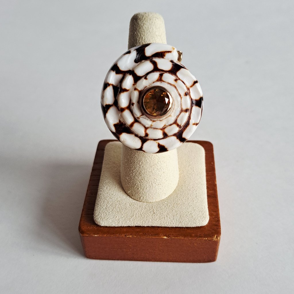 New Angelique De Paris Seashell Gold Plated Ring With Yellow Stone Size 7